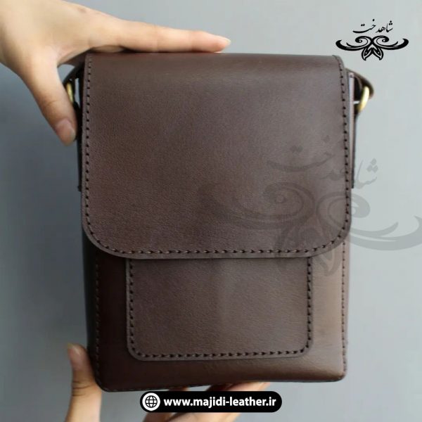 کیف دوشی کد1001 رنگ قهوه ای تیره