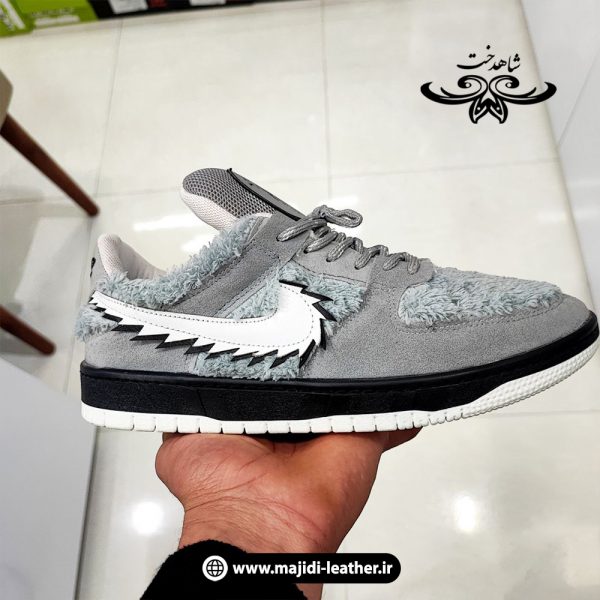 تصویر کتونی نایک مخملی خزدار طوسی